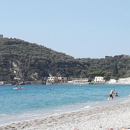 Appartamento Vittoria Pietra Ligure Kültér fotó