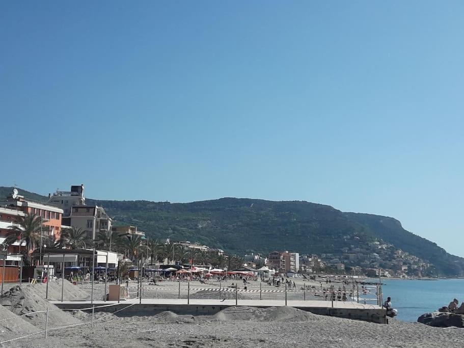 Appartamento Vittoria Pietra Ligure Kültér fotó